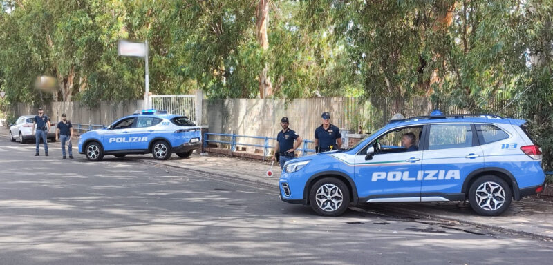 Ruba gasolio dal pullman dei turisti e tenta la fuga in spiaggia: arrestato
