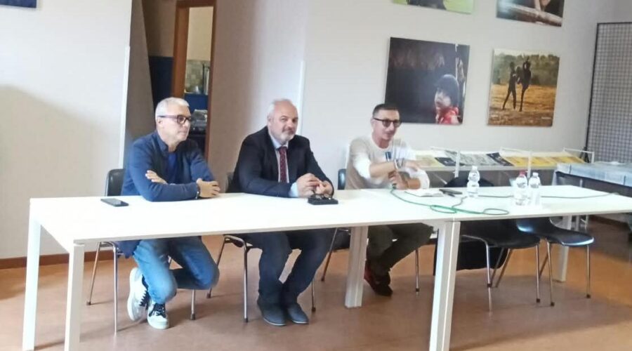 ​Zafferana Etnea, l’inviato del TG1 Giuseppe La Venia incontra gli alunni della “De Roberto”