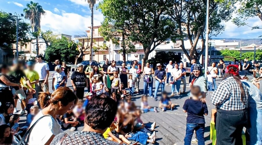 Mascali, una domenica di festa tra tradizioni, bambini e amici a quattro zampe: le piazze si riempiono di sorrisi