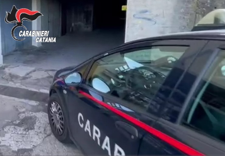 Beccato ancora a spacciare: denuciato 30enne di Riposto