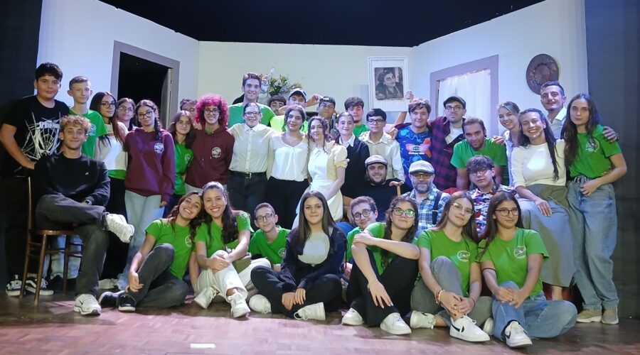 Mascali, grande successo per la commedia brillante “U figghiu màsculu”