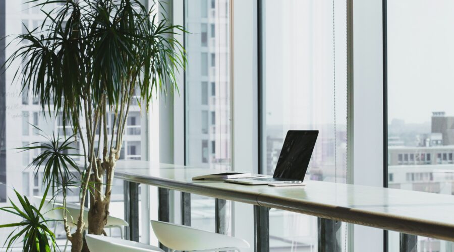 Rumore in ufficio e benessere dei dipendenti: come migliorare il comfort acustico aziendale