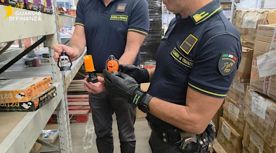 Maxi sequestro di oltre 11 milioni di articoli di “Halloween” non conformi. Sanzioni per 35.000 e denucia per il commerciante