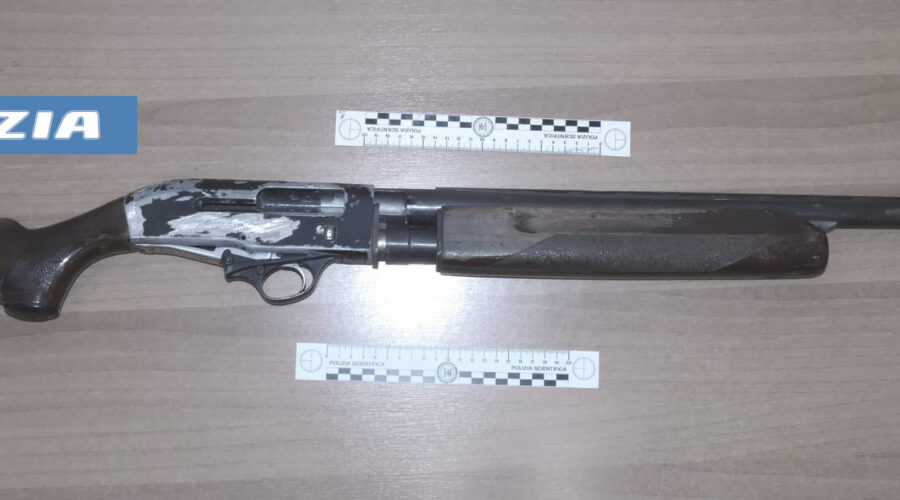 Acireale, fucile da caccia con matricola abrasa in casa: denunciato un 69enne