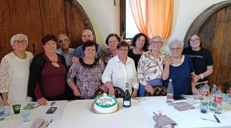 Solicchiata, compagni di scuola dal 1962, si ritrovano dopo 64 anni: emozioni e ricordi senza tempo
