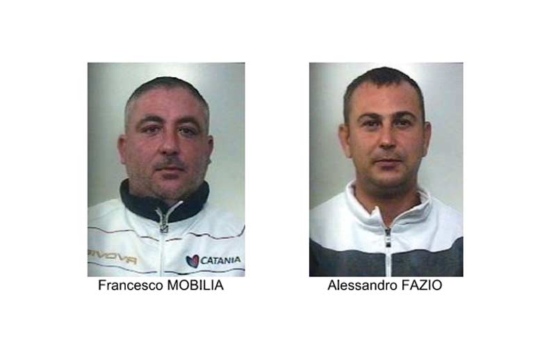 Tentano di gettare la droga nel water: arrestati due paternesi