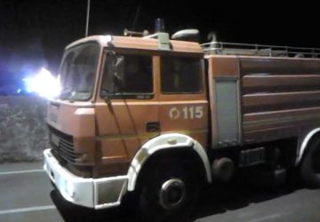 Santa Venerina, incendio auto nella notte