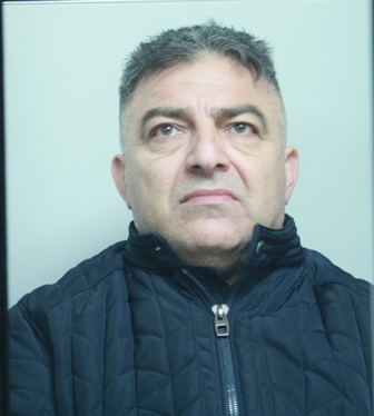 Irrompe al pronto soccorso e picchia il medico di turno: arrestato