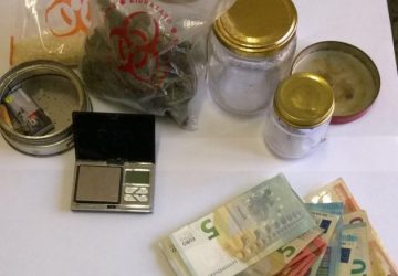 Fiumefreddo, cocaina e marijuana in casa: arrestato