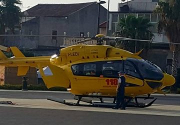 Riposto, anziana accusa un malore e muore per infarto: inutile intervento dell&rsquo;elisoccorso