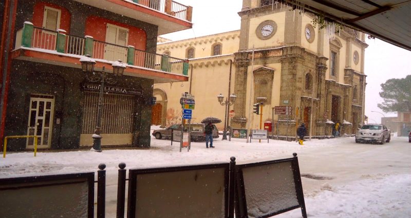 Francavilla di Sicilia “in ginocchio” con la nevicata dell’Epifania