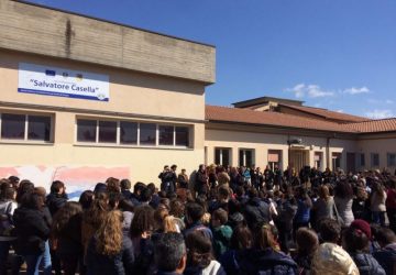 Preside pestato a sangue: la solidariet&agrave; degli alunni e delle istituzioni