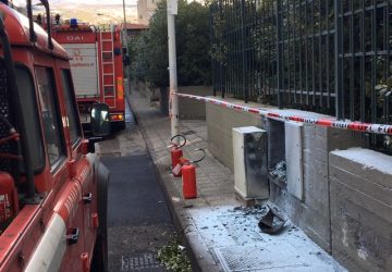 Giarre, principio di incendio centralina uffici finanziari. Riattivati nella tarda mattinata gli impianti VIDEO