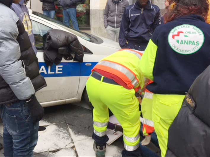 Giarre, incidente con lite in corso Italia. Intervengono i carabinieri VIDEO