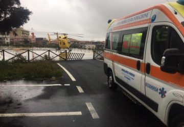 Giarre, 55enne accusa i sintomi di un infarto. Interviene elisoccorso VIDEO