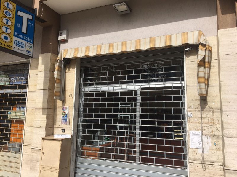 Giarre, furto nella rivendita tabacchi di corso Europa