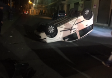 Incidente in via Gioberti a Giarre: auto si ribalta. Un ferito