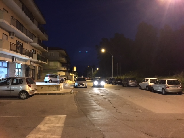 Giarre, giovane romena aggredita per strada da un anziano. Intervengono i carabinieri