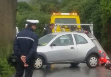 Giarre, auto sbanda in via Settembrini