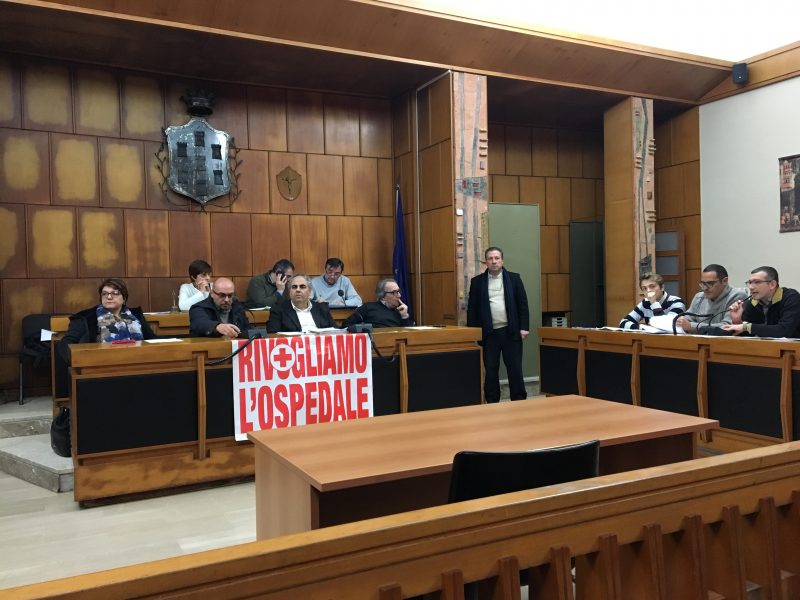 I misteri del Comune di Giarre a nudo (o quasi) nella seduta di Consiglio comunale