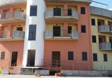 Mascali, raid in un complesso residenziale: danni per 150 mila euro