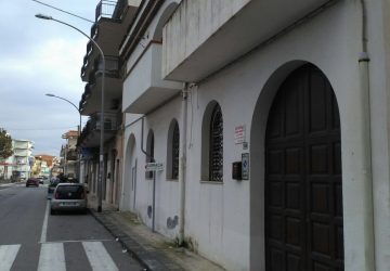 Mascali, furibonda lite tra due donne domenicane: aggrediti con un coltello i carabinieri. Un arresto
