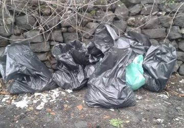 Trecastagni: amianto abbandonato in strada