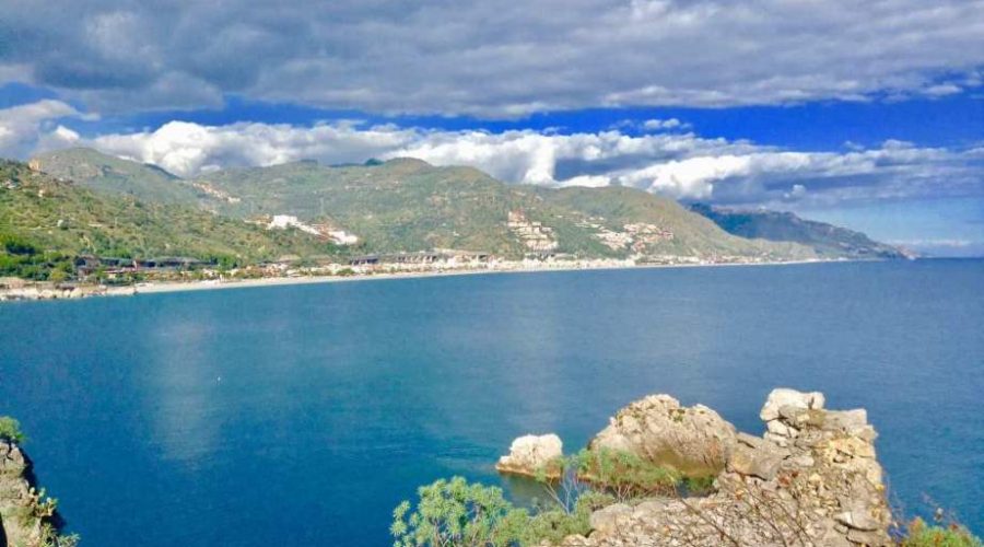 Taormina: il futuro de “Le Rocce” di Mazzarò. Parola al mecenate Antonio Presti