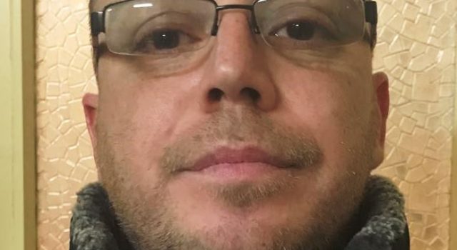 Per nascondere la droga da spacciare usavano l’ovetto Kinder. Tre arresti