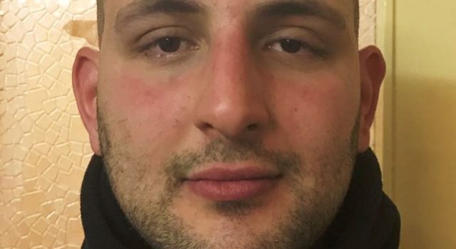 Per nascondere la droga da spacciare usavano l’ovetto Kinder. Tre arresti