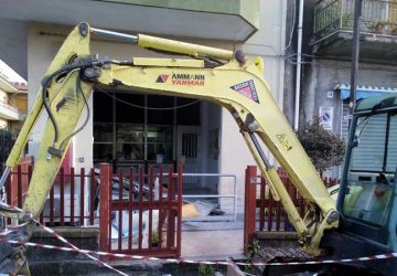 Acireale, assalto al postamat di Santa Maria Ammalati