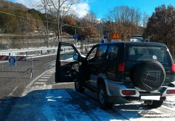 Neve e gelo sull&rsquo;Etna: la Prefettura impone gli sbarramenti