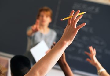 In tante scuole chiesto ai genitori un &ldquo;contributo per il funzionamento didattico&rdquo;: cresce la protesta delle famiglie