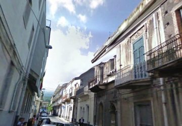 Giarre, truffa dello specchietto. Fermato un 25enne di Biancavilla