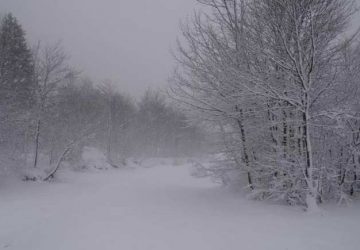 Maltempo Etna: bufera di neve, venti sino a 100 km/h e temperature anche a -10&deg;. Soccorsi dei turisti