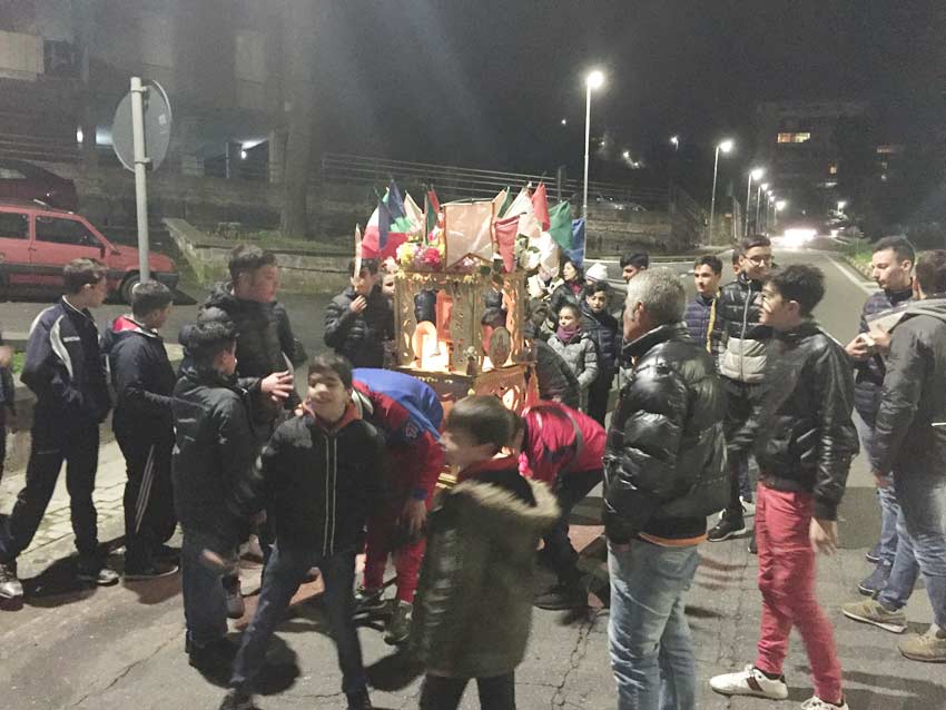 I ragazzi di Monte Po si costruiscono la propria Candelora