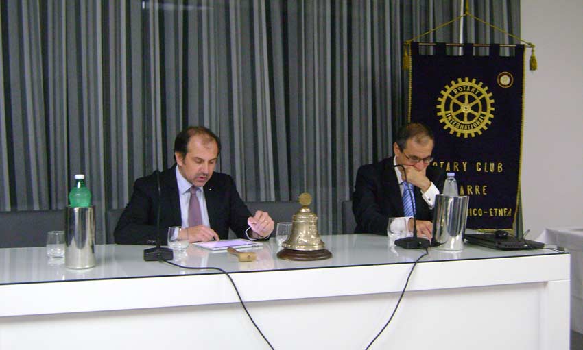 Giarre, il prof. Agatino Cariola illustra ai soci del Rotary la riforma costituzionale