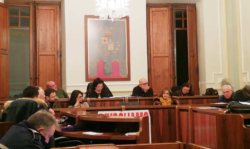 Riposto, il Consiglio Comunale approva il regolamento per la pubblicazione degli avvisi