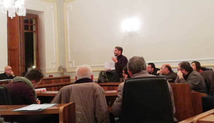 Riposto: il Consiglio discute sulla Carta di Avviso Pubblico. Ma quante allusioni…