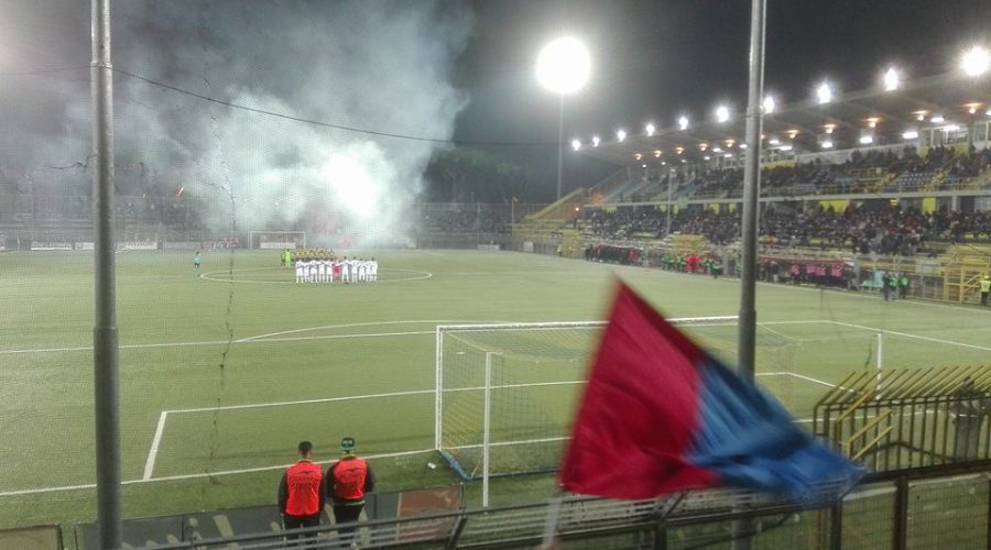 Calcio: Natale in bianco per il Catania. Quattro sberle dalla Juve Stabia