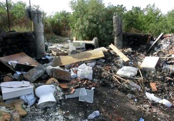 Catania, strade come fossero discariche a San Giovanni Galermo