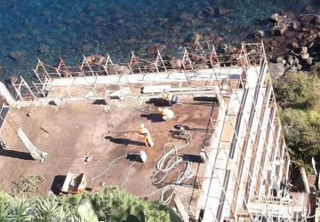 Acireale: iniziata la demolizione dell&rsquo;&ldquo;ecomostro&rdquo; della Timpa