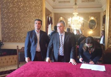 Giarre, giuramento bis per Piero Mangano: rimane il gelo con la Segretaria Manno