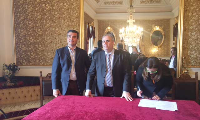 Giarre, giuramento bis per Piero Mangano: rimane il gelo con la Segretaria Manno