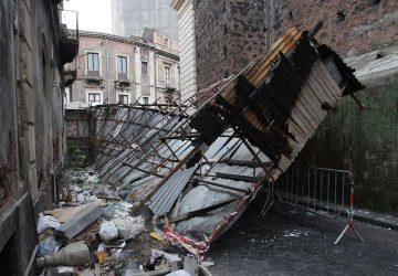 Catania: via Grotta Magna &egrave; pericolosa oltre che essere diventata una discarica