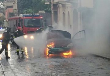 A Riposto secondo incendio auto in poche ore VIDEO