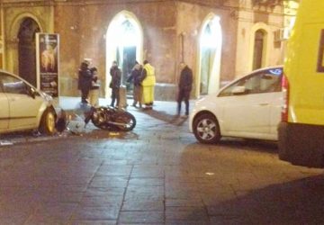 Giarre, violento scontro tra auto e scooter: un ferito