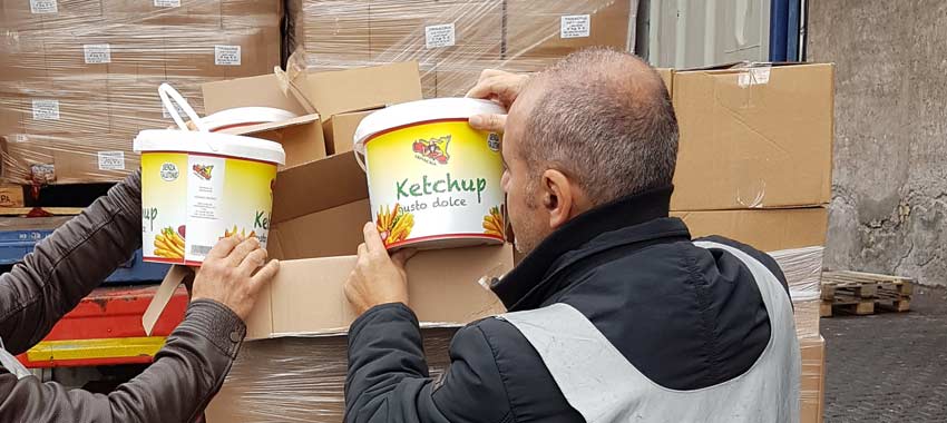 Catania, controlli al Porto: sequestrate 15 tonnellate di ketchup turco. Una denuncia