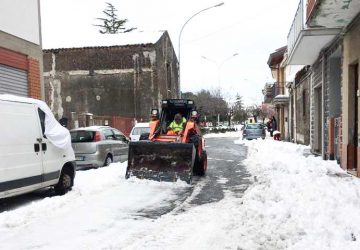 Emergenza neve a Linguaglossa: anche domani scuole chiuse