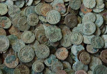 Taormina, vendeva monete antiche su internet: denunciato 52enne